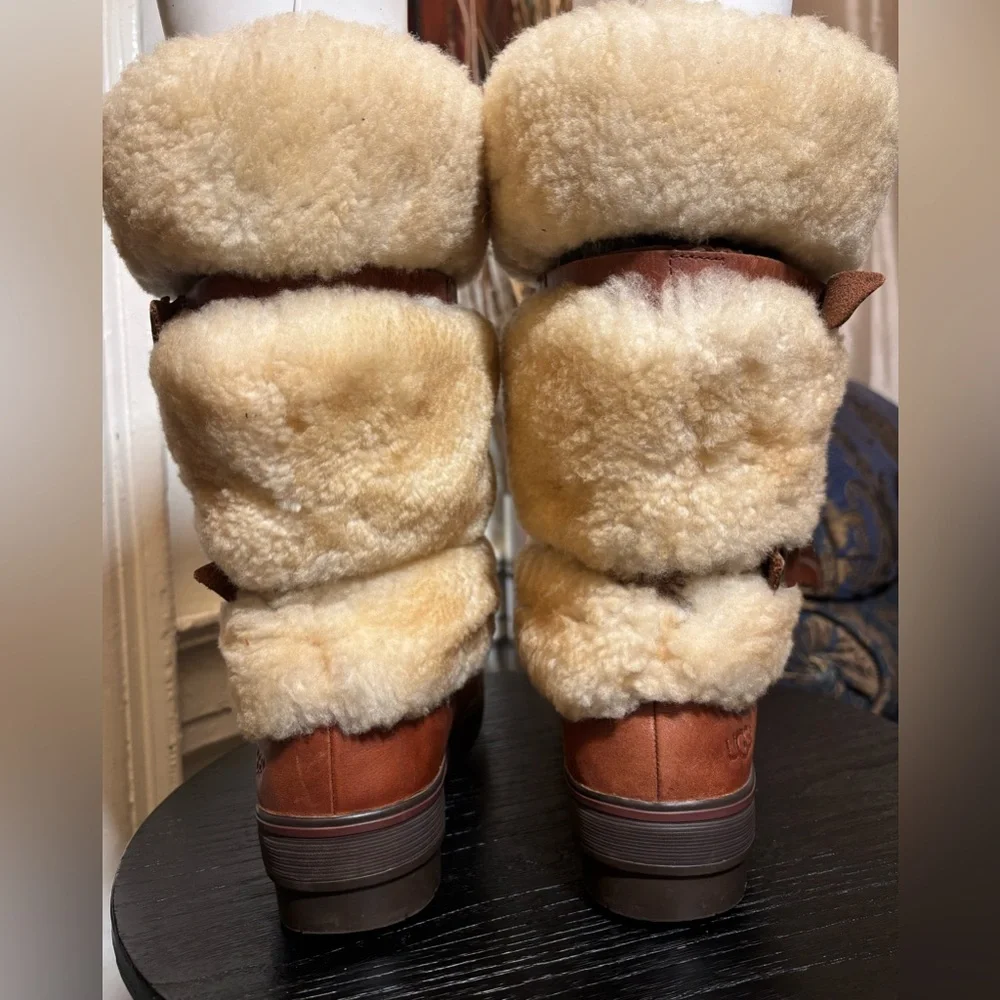 UGG Australia Lilyan Mahogany Waterproof Leather boots - Like New - Picture 7 of 13